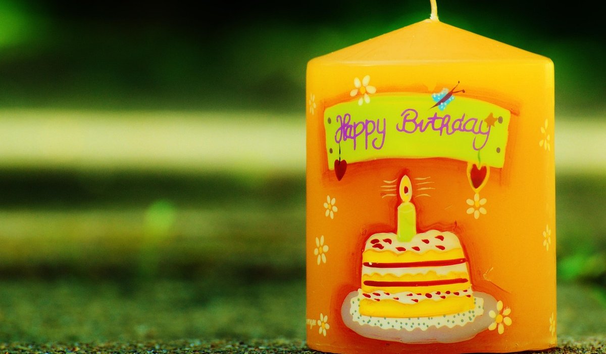 Photographing Cakes for a Small Home Business